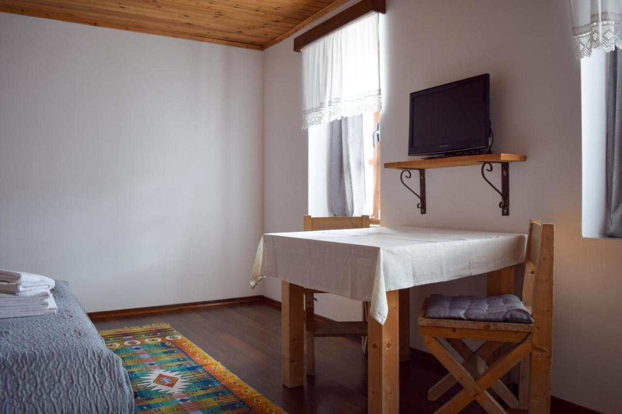 Sokaku I Te Marreve Guesthouse Gjirokaster Luaran gambar