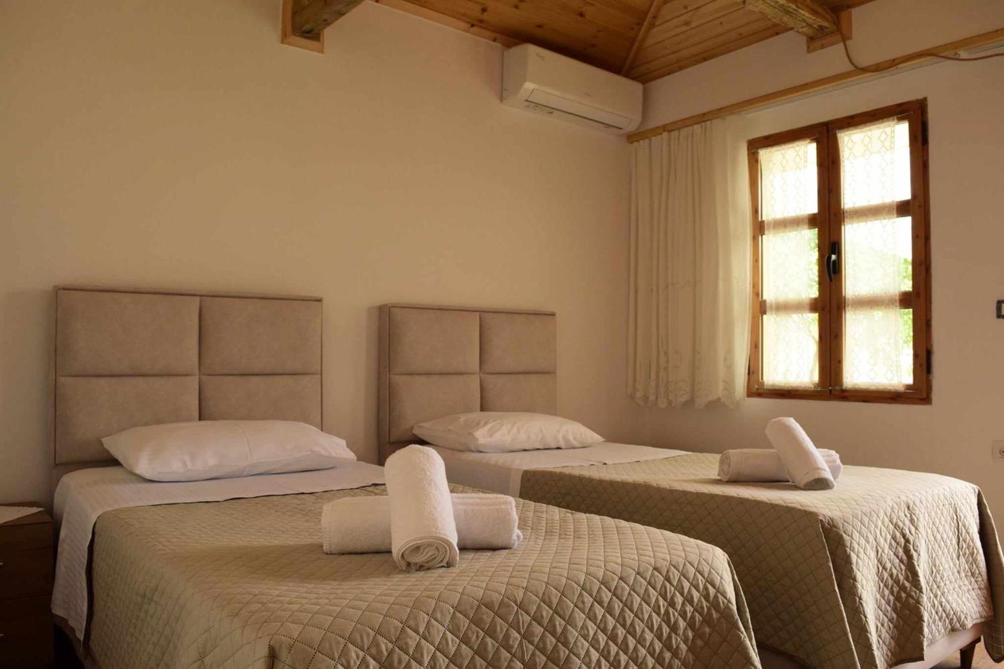 Sokaku I Te Marreve Guesthouse Gjirokaster Luaran gambar