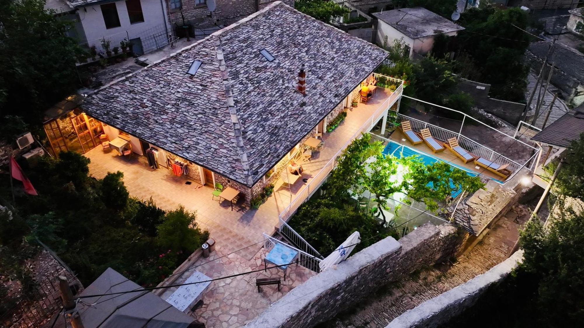 Sokaku I Te Marreve Guesthouse Gjirokaster Luaran gambar