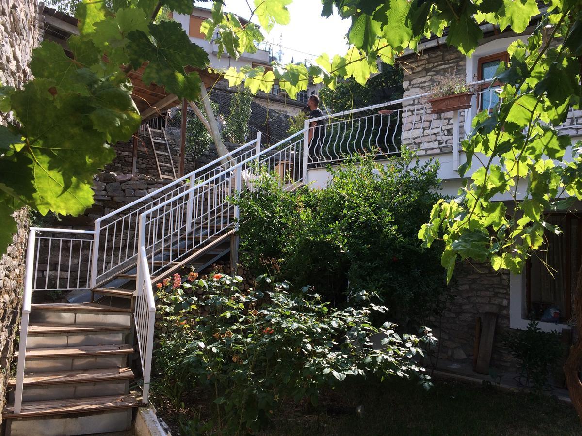 Sokaku I Te Marreve Guesthouse Gjirokaster Luaran gambar